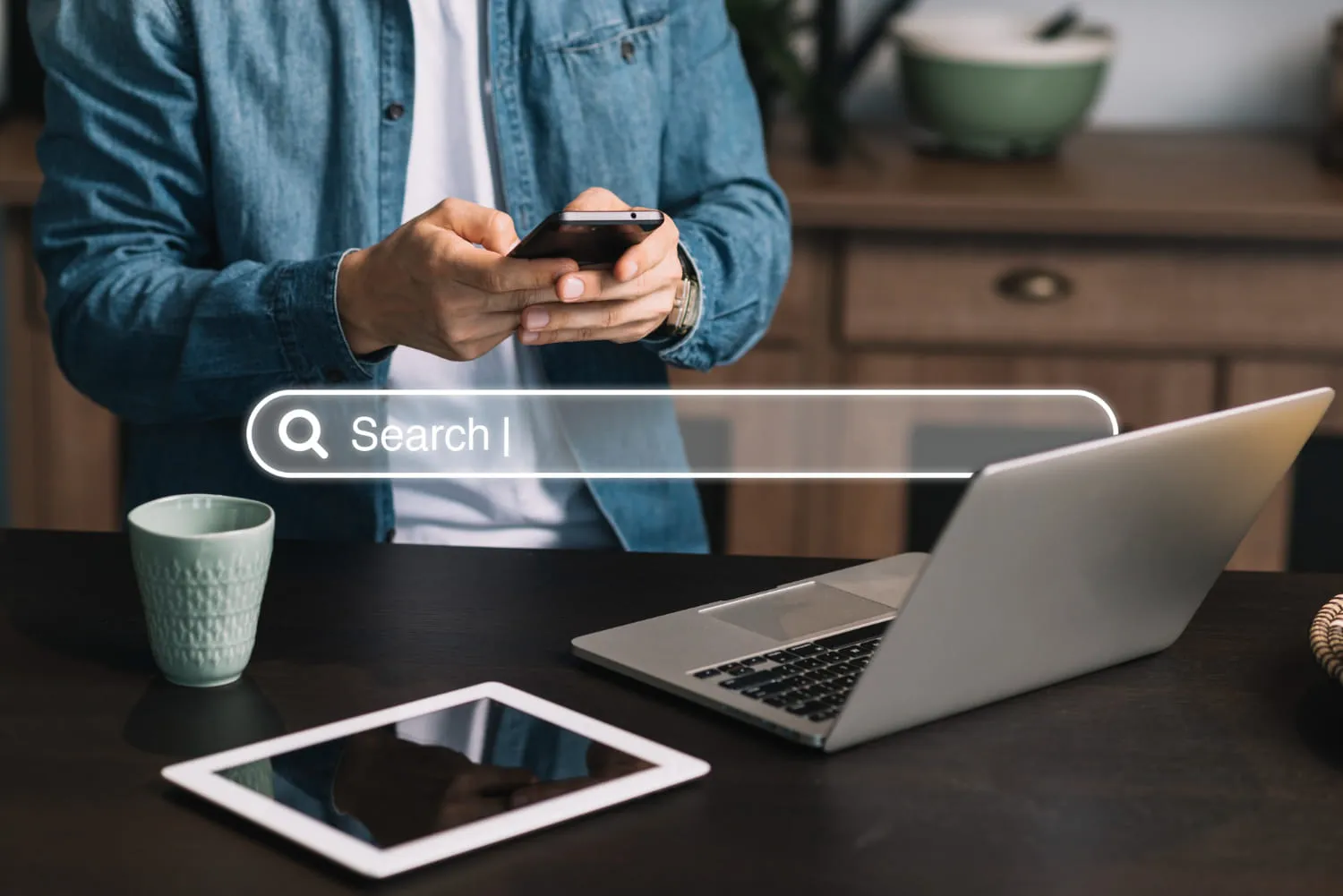 Webdesigner werkt aan een maatwerk website ontwerp