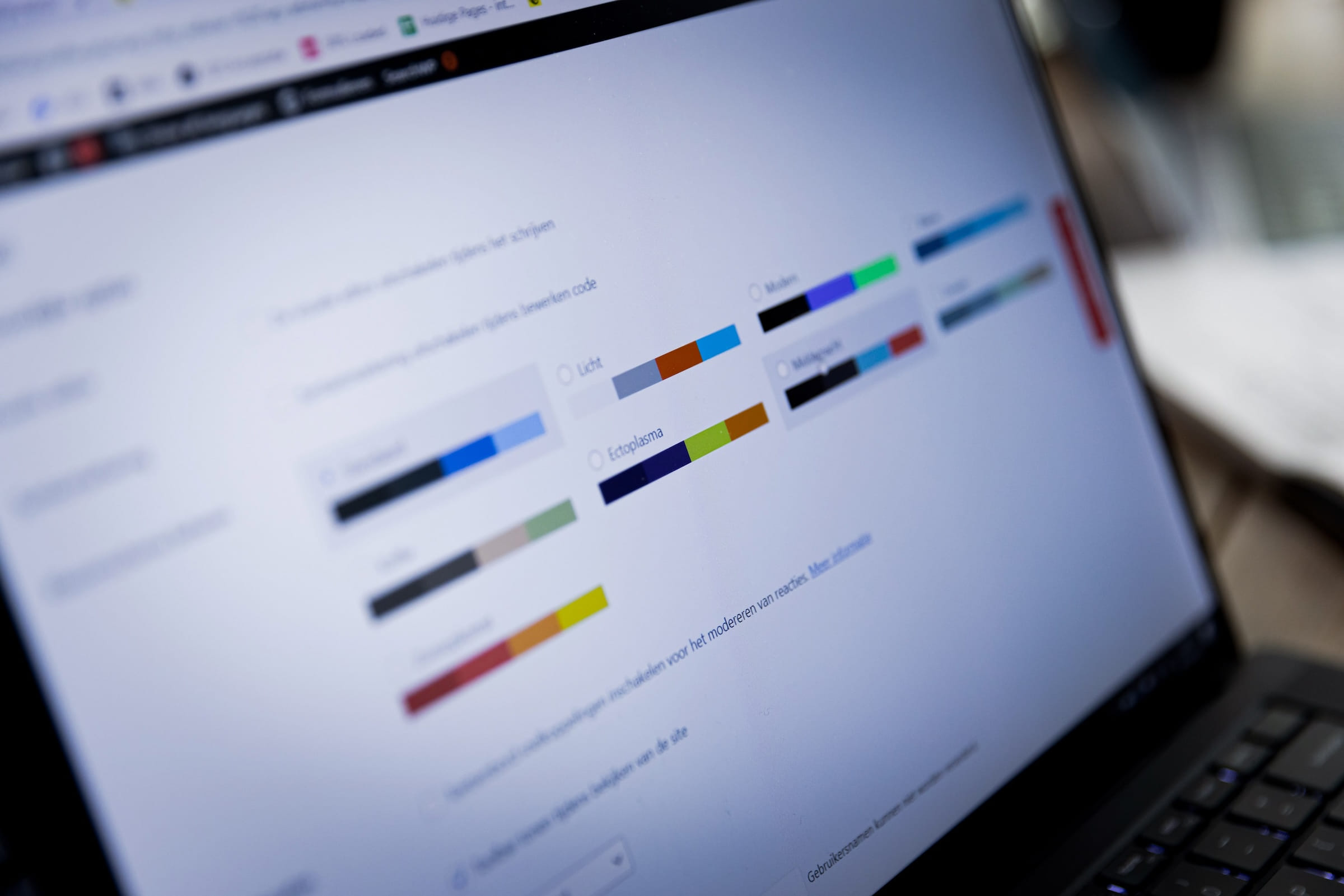 Team van Get Interactive aan het werk op kantoor voor WordPress ontwikkeling